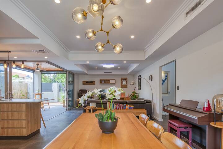 Family Friendly Como Delight!