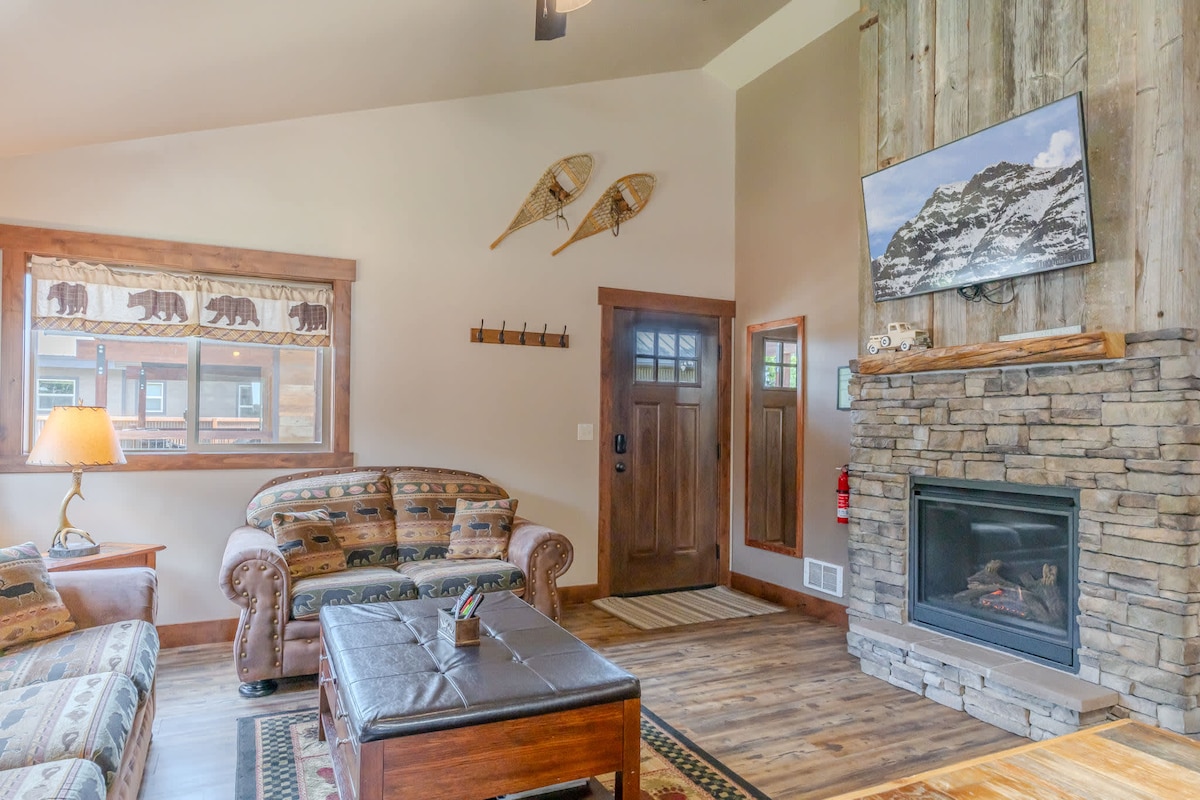 Popular Airbnb listing: Montana Cabin in West Yellowstone