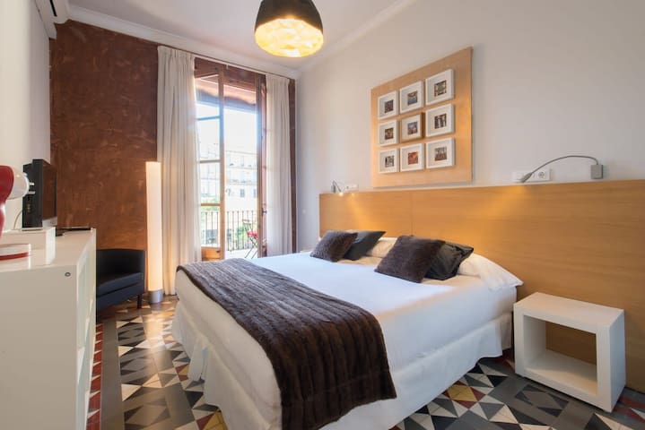 Paseo de Gracia Catalan 4BD with private Terrace gallery image 2