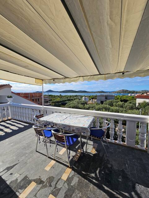 Nestor - two bedroom apartment with sea view A4