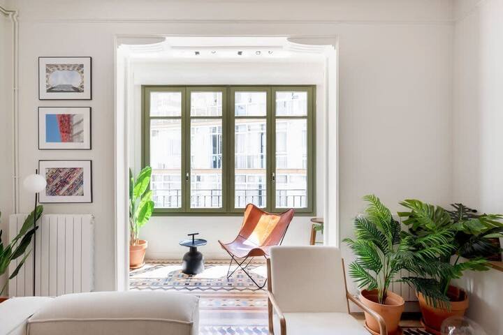 Exclusive Paseo de Gracia 5BD 5BTH with terrace gallery image 5