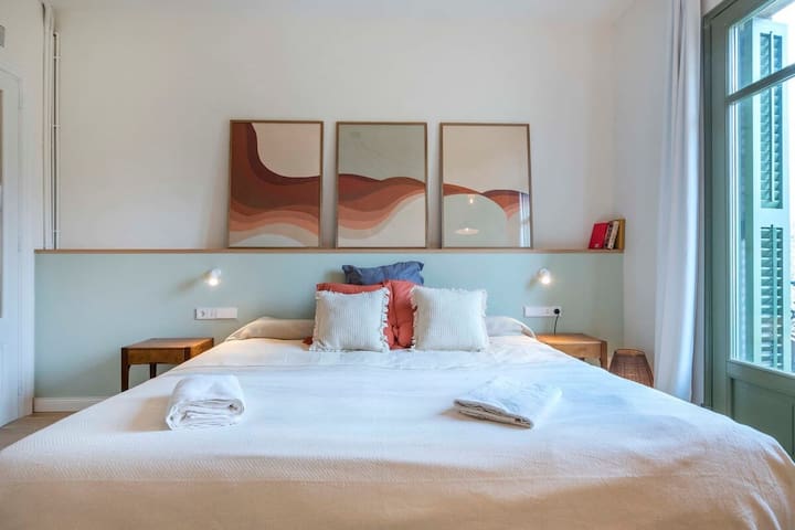 Exclusive Paseo de Gracia 5BD 5BTH with terrace gallery image 2