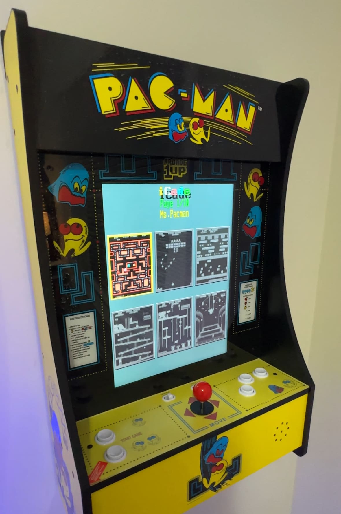Système d'arcade avec plus de 50 jeux.