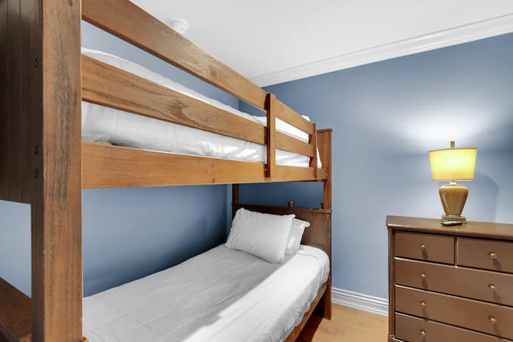 Стая с двуетажно легло