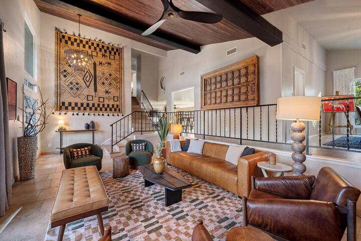 Casa Pájaro | Hot Tub | Karaoke | Sleeps 16+ gallery image 4