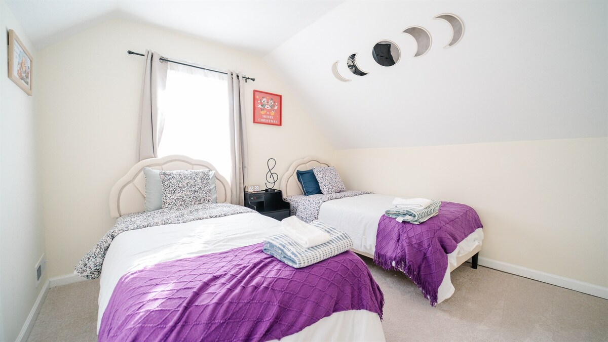 2 camas individuales con capacidad para 2 personas