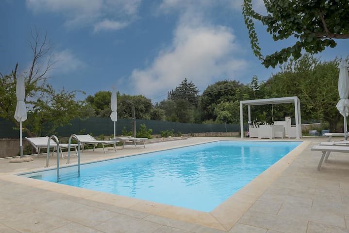 Villa dei Monti with exclusive pool