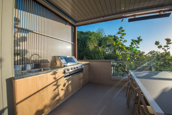 Villa One Five – Rooftop Luxury on Hastings St gallery image 2