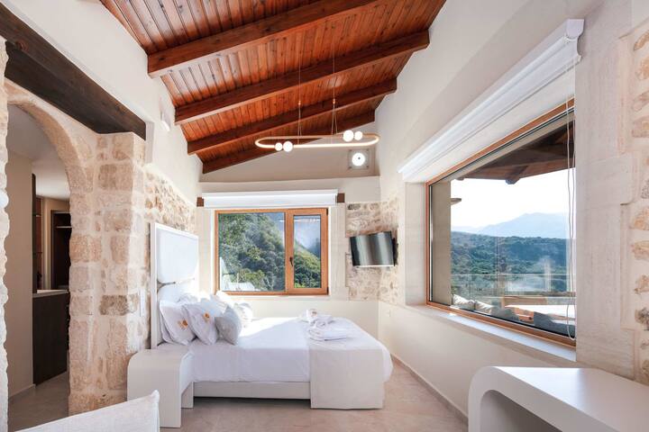 Moundros Luxury Villa & Spa gallery image 4