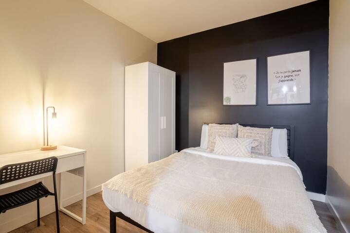 The Urban Haven: 4BR in Plateau MTL gallery image 4
