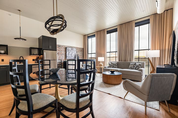 3BR Ultimate Retreat Near Bourbon | Mayfair Hotel