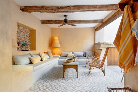 5-Star Retreat at the Foot of Mont Ventoux