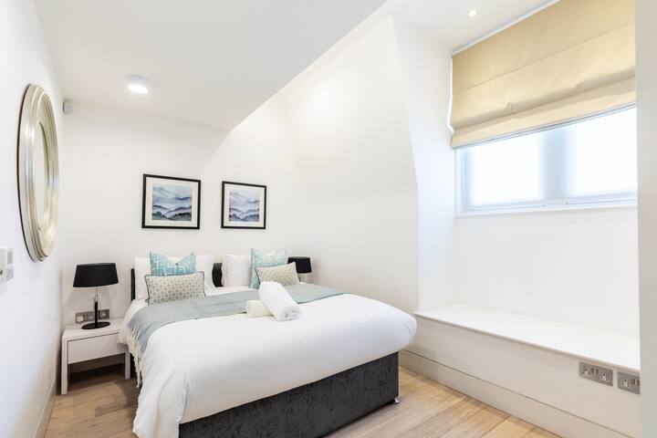Kensington Apartments – Luxury Two Bed Rooms Apar gallery image 4