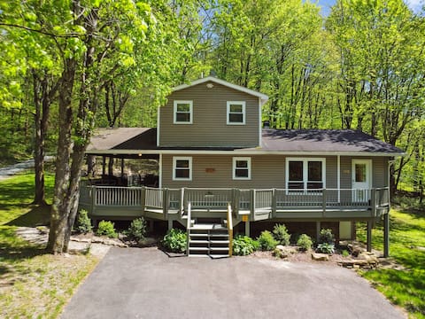 Seven Springs, Sleeps 14 / 5BR, HotTub, Fire Pit