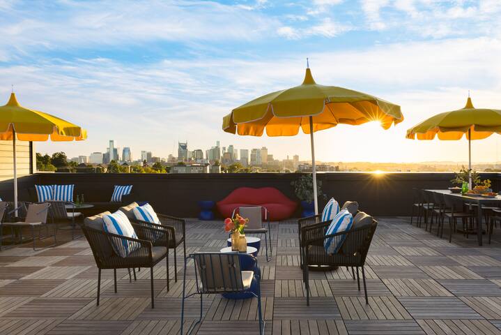 The Carter Buyout – 2 Units by AvantStay | On Main gallery image 2