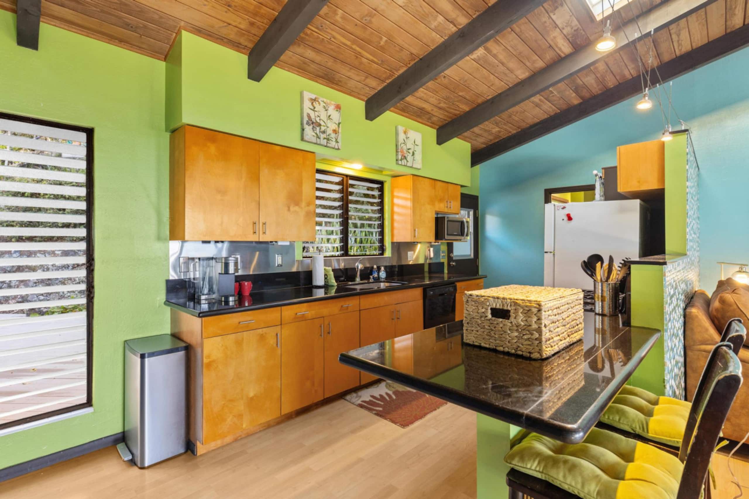 Home in Kailua-Kona · ★4.76 · 2 bedrooms · 3 beds · 2 baths - Image 5