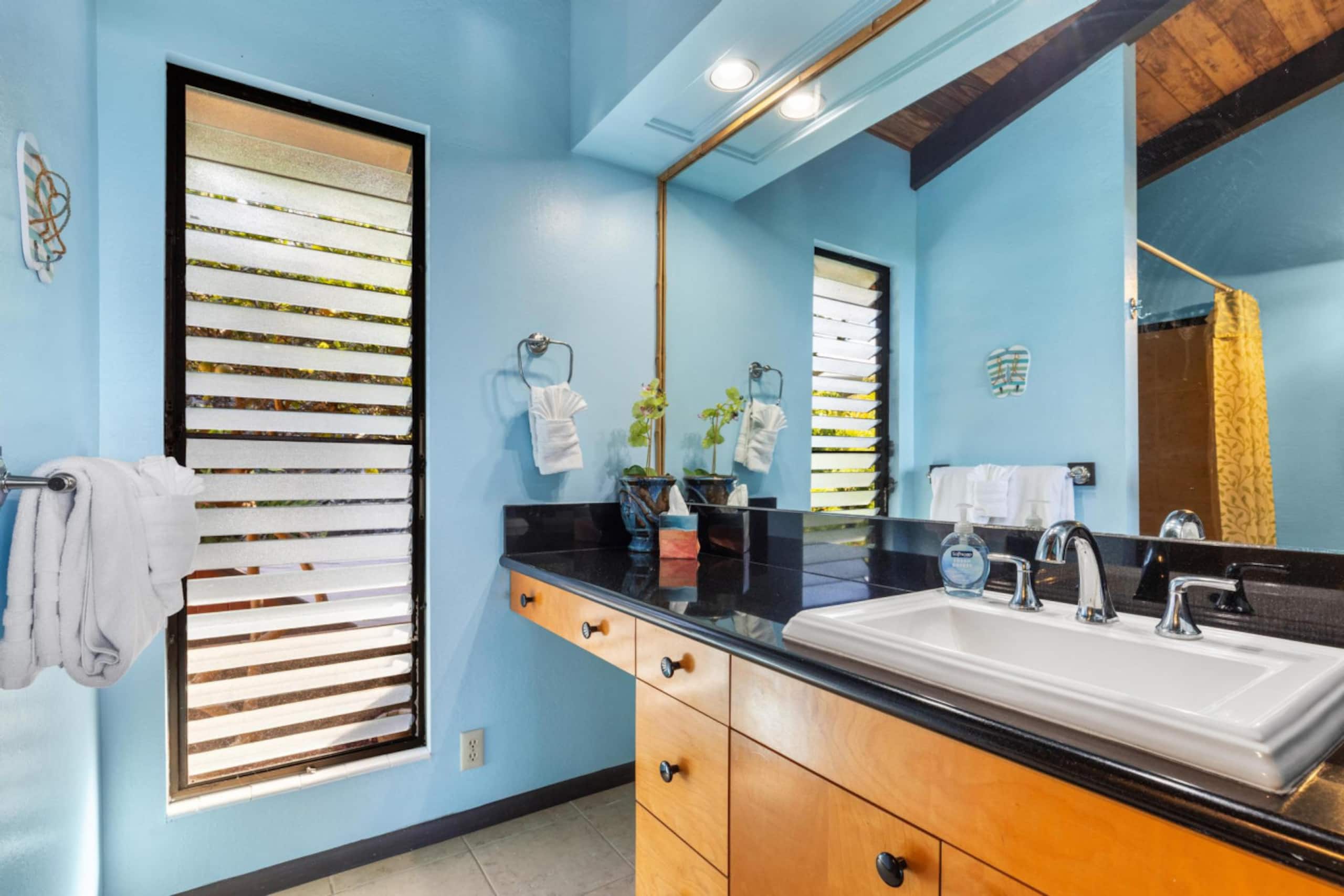 Home in Kailua-Kona · ★4.76 · 2 bedrooms · 3 beds · 2 baths - Image 32