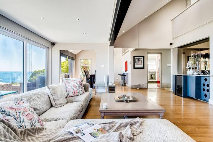 Stylish Camps Bay Home with Sea Views Beleza Villa gallery image 2