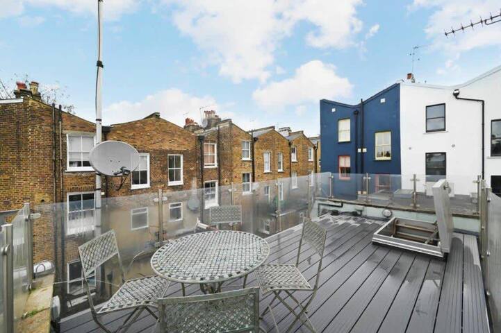 Chic 2 bed escape in Notting Hill gallery image 4