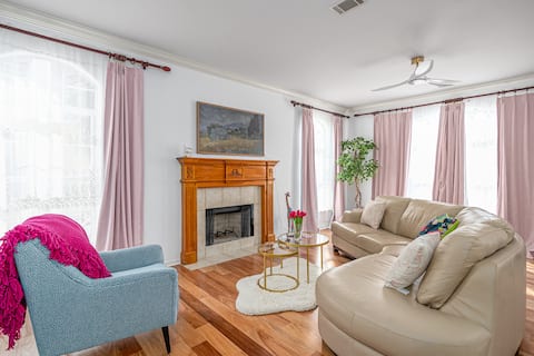 Top performing Airbnb: Savannah Pink Dream House 4500 sf w Elevator + in Wilmington Island