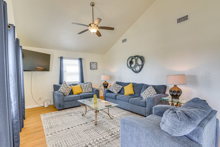 Walk To Beach: Gulf-view Home In Surfside Beach! - Surfside Beach, TX