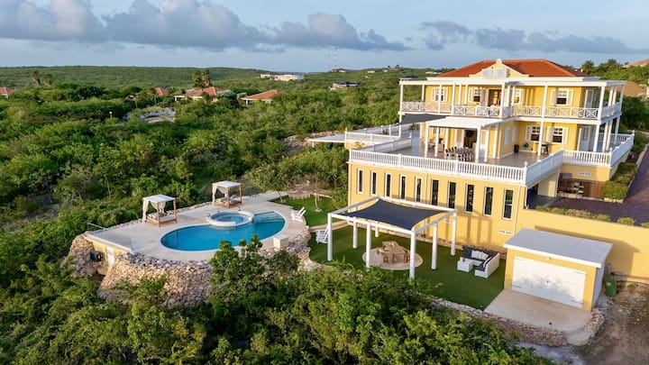 Serene Luxury Retreat With Pool And Sea Views - Curaçao