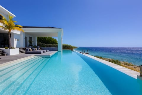 Luxury villa with private beach and sea view