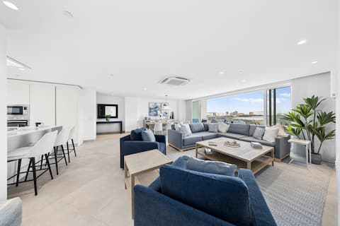 Luxury Coastal Condo with Panoramic Views of Aruba