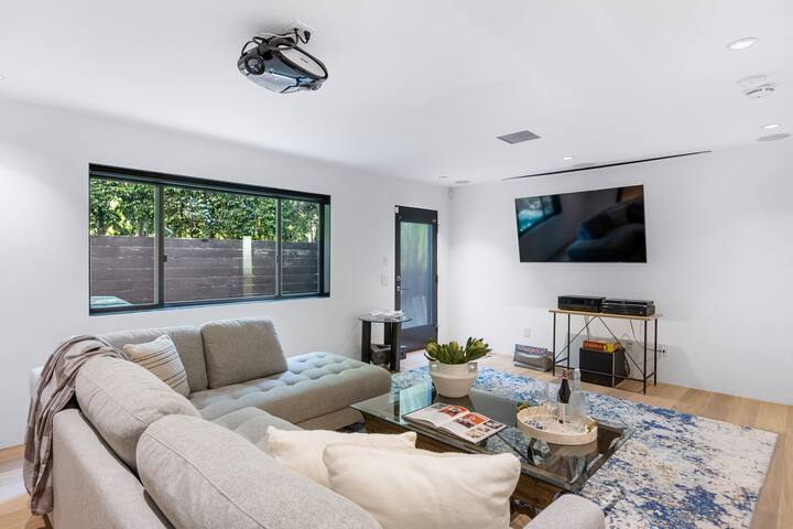 Kings Road | Pool + Views | West Hollywood Luxury gallery image 4