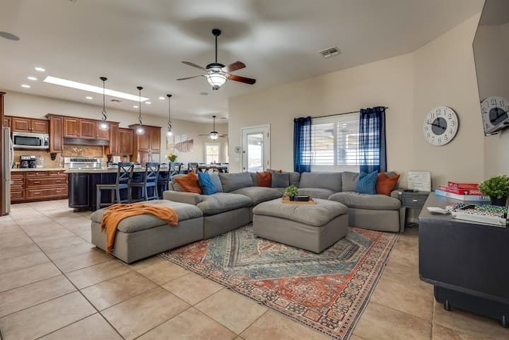 Havasu Desert Oasis - Pool, Hot Tub, Views & Games - Lake Havasu City, AZ