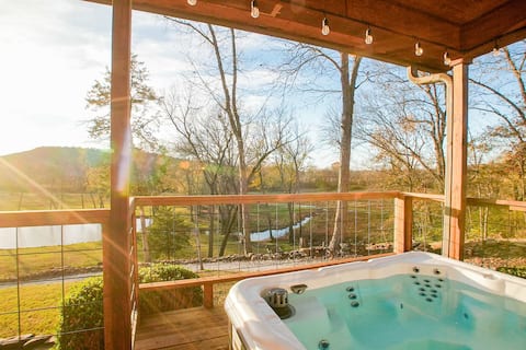 Top Airbnb: Hilltop Haven • Pool, Hot Tub & Game Loft in Fayetteville
