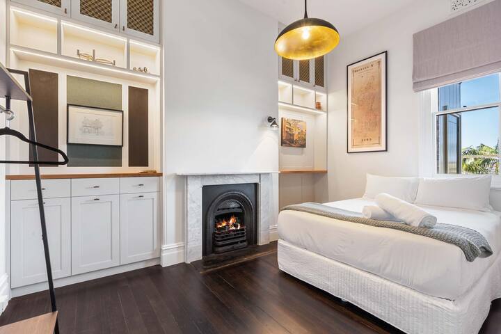 Vermont – Luxury family home in heart of SYD gallery image 4