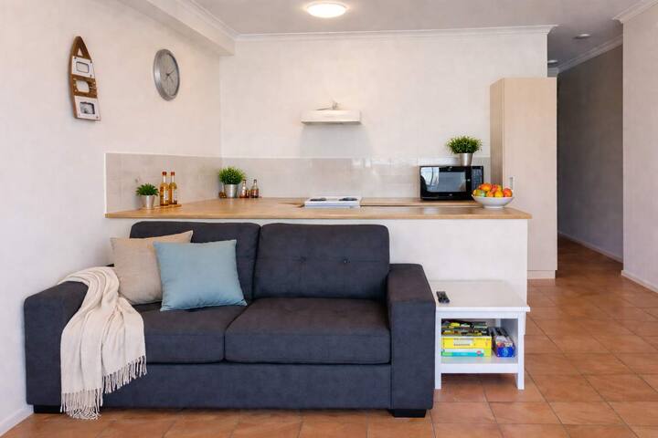 Marina View Apartment - Steps Away From Cbd - Magnetic Island