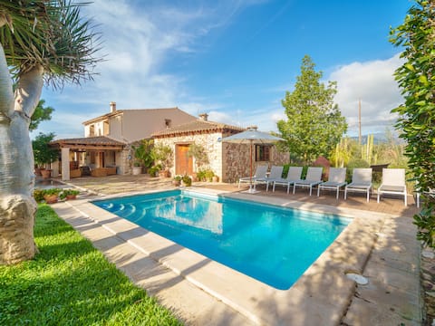 Anuncio de Airbnb popular: Erika by Interhome en Inca
