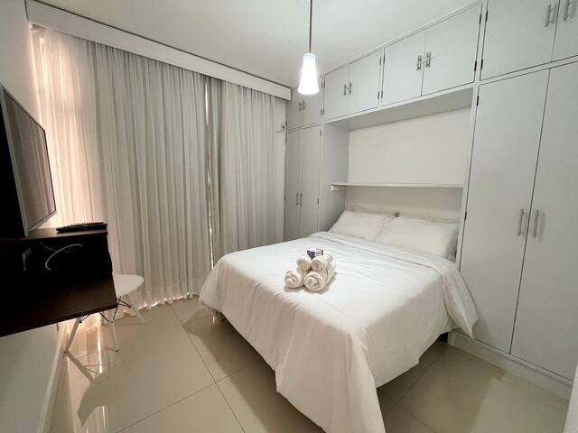 Spacious and close to Leblon beach! gallery image 4