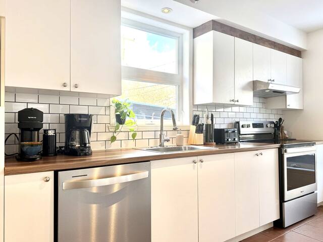 Urban Boho Escape 4 Bedrooms King Beds gallery image 5