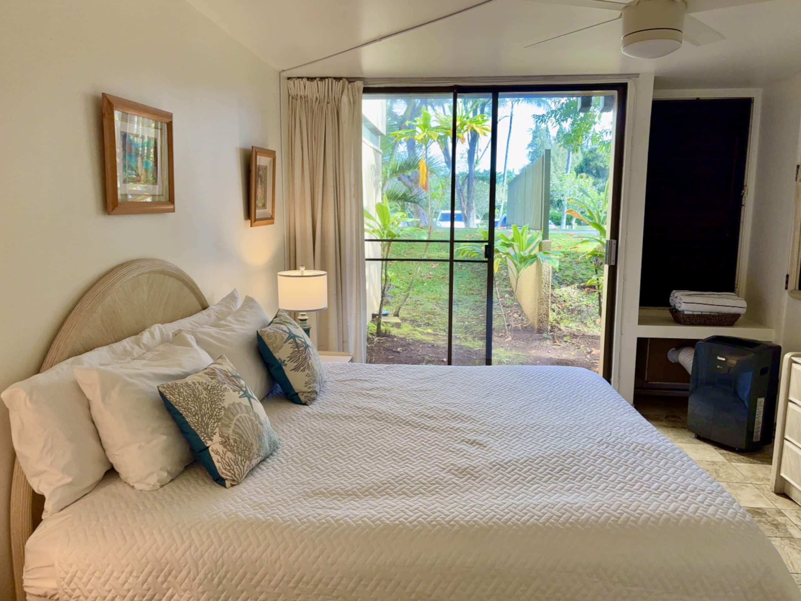 Home in Kahuku · ★4.71 · 1 bedroom · 2 beds · 2 private baths - Image 72