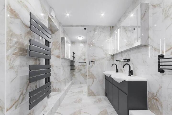 Luxury 4 Bedroom Apartment in Baker Street gallery image 4