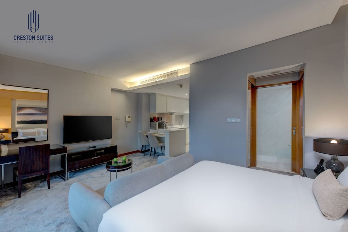 Studio Apartment · Creston · Burj Khalifa View 4
