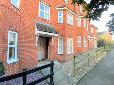 Johnson Townhouse 8 person serviced accommodation