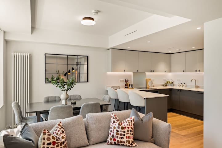 Premium Three Bedroom Serviced Apartment