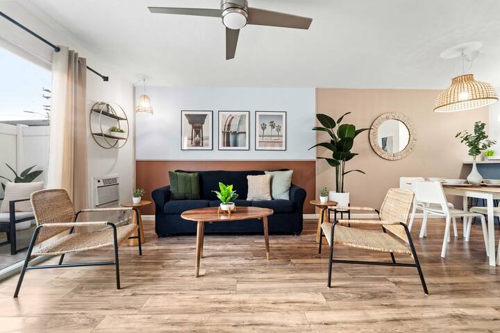 Coastal Cozy Townhouse w/ Hot Tub + Fire Pit gallery image 5