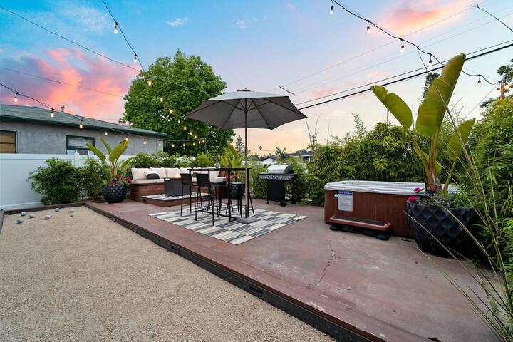 2BR Luxe House:with Patio & HotTub I Explore PB gallery image 5