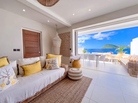 Luxury and exceptional views in Les Saintes