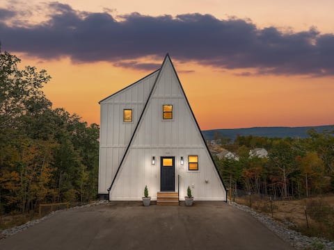 Urban Vista | A-Frame Cabin | Mtn Views + Goats!