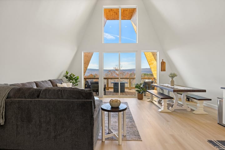 Cottonwood Crest| A-frame On Bluff + Dog Friendly! - Lookout Mountain, TN