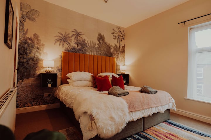Master bedroom available as a super-king or twin room.