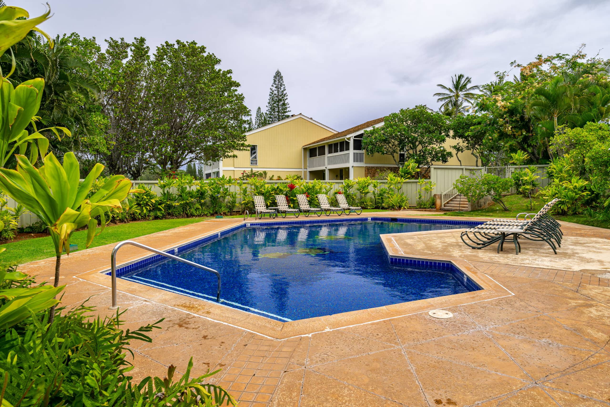 Condo in Kahuku · ★4.89 · 2 bedrooms · 4 beds · 2 shared baths - Image 35