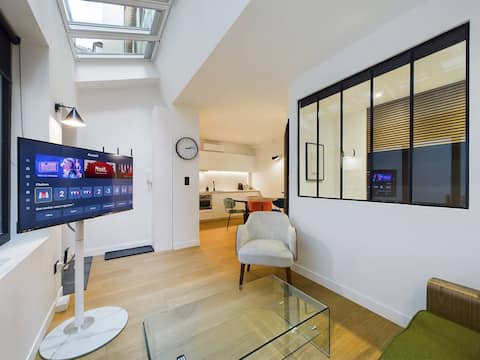 Propriété Airbnb réussie: Modern, air-conditioned loft at the foot of the cathedral à Strasbourg