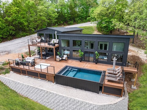 6B Luxury Lodge, Private Heated Pool, Amazing View